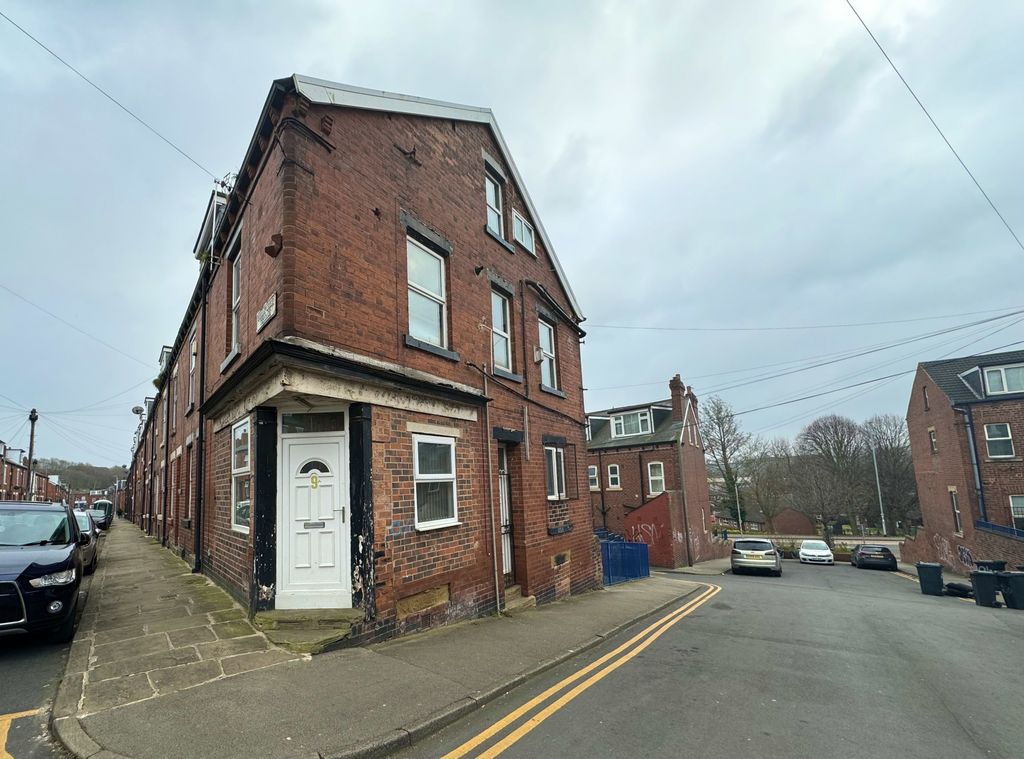 Property photo 1 of 8