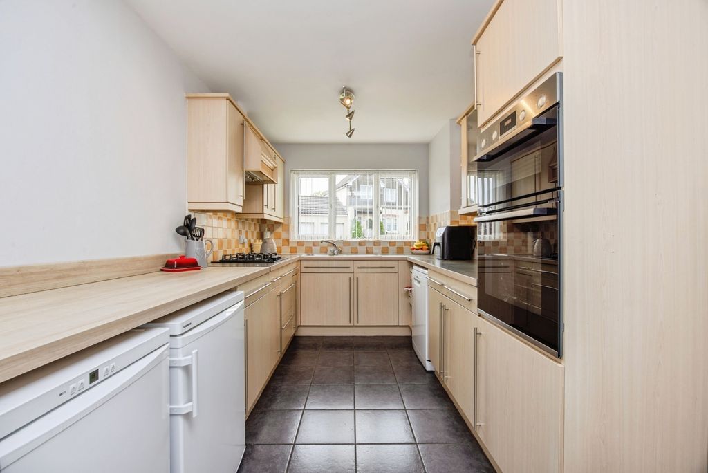 Property photo 2 of 17 Photo