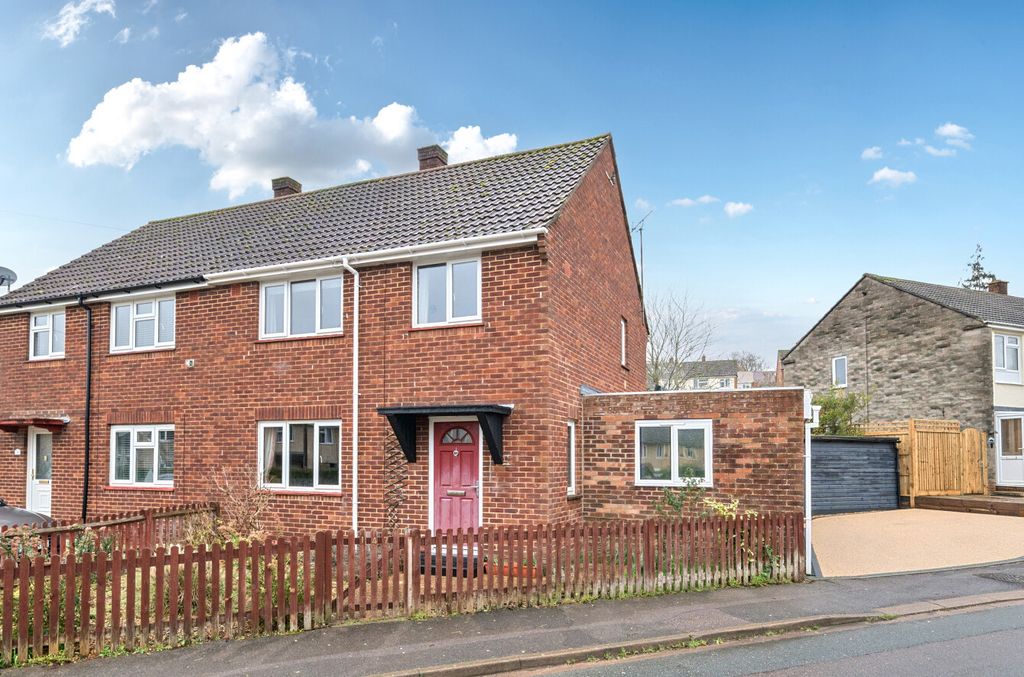 Property photo 1 of 12 1387996-20-6936Ef...