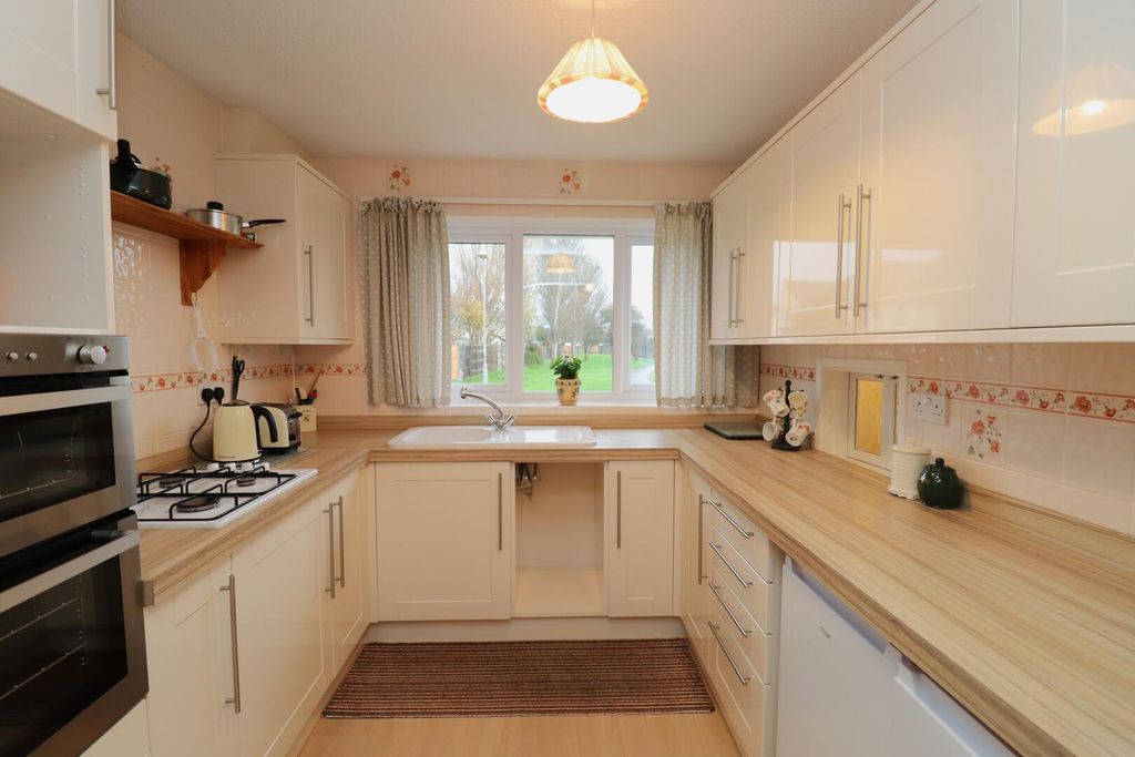 Property photo 2 of 37 Kitchen