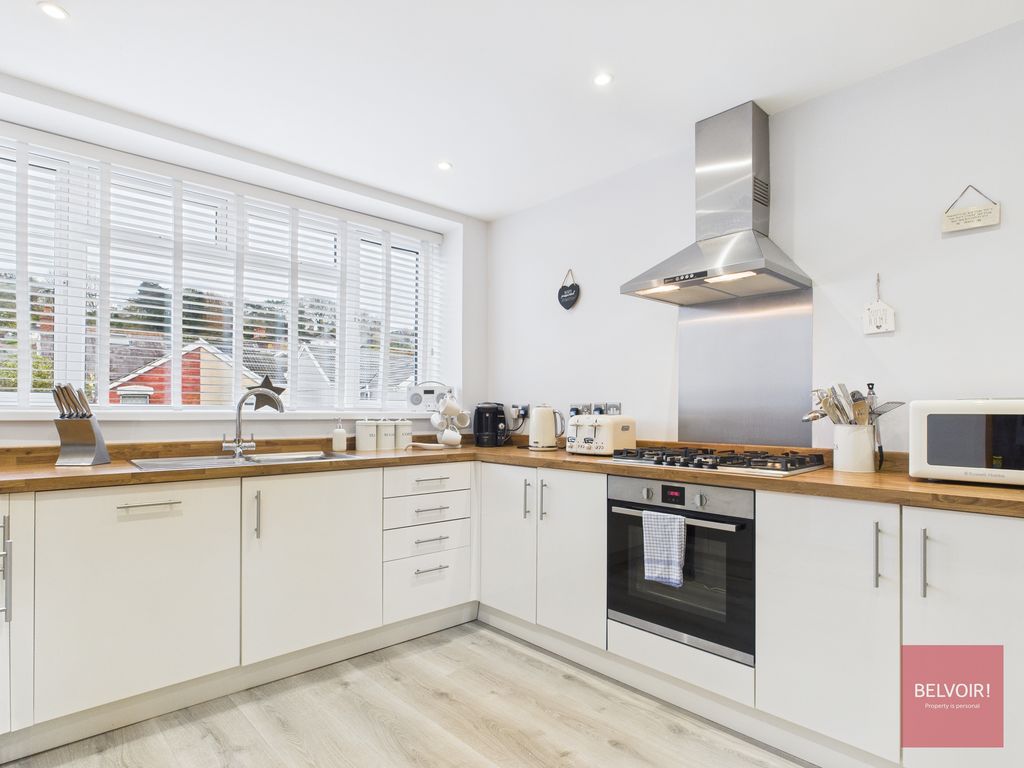 Property photo 3 of 28