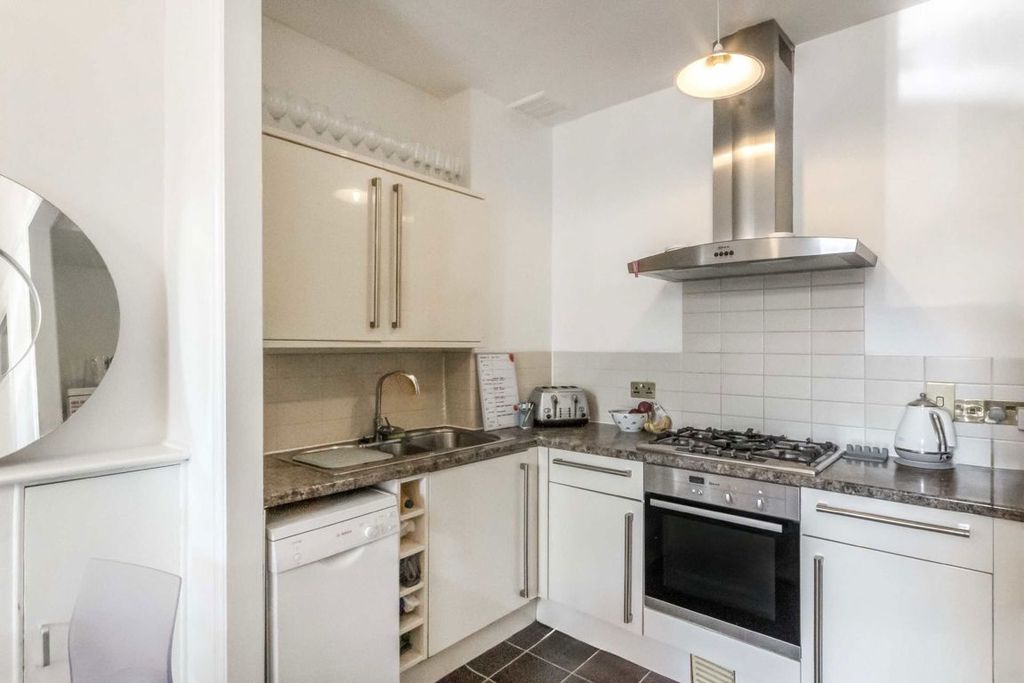 Property photo 3 of 4