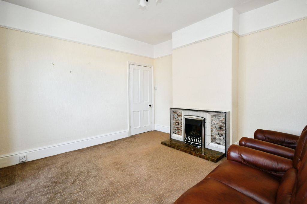 Property photo 3 of 16 Pbox-Img.Jpg