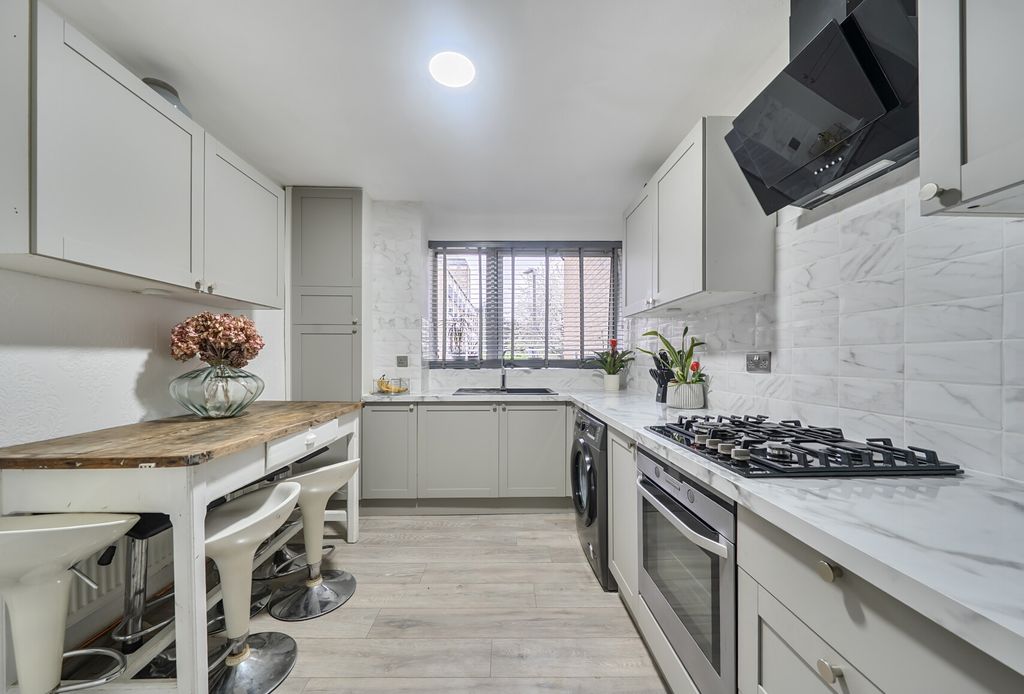 Property photo 3 of 10 1437062 (3).Jpg