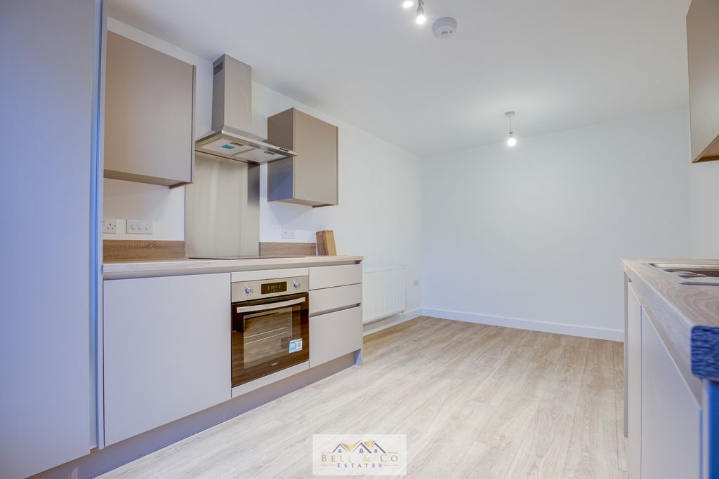 Property photo 3 of 23 Kitchen 1.1