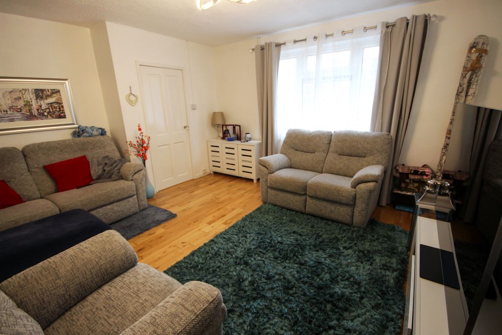 Property photo 2 of 13 Img_9427