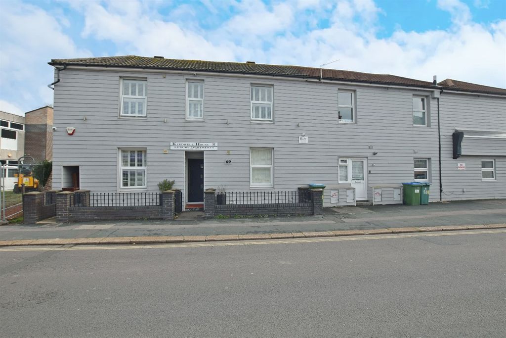 Property photo 1 of 4 (Main)