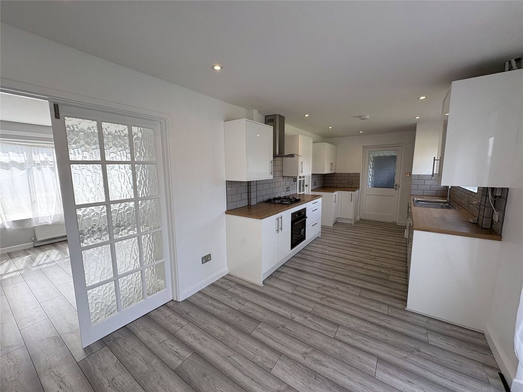 Property photo 2 of 18 Kitchen/Dining