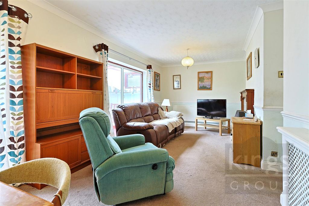 Property photo 3 of 16