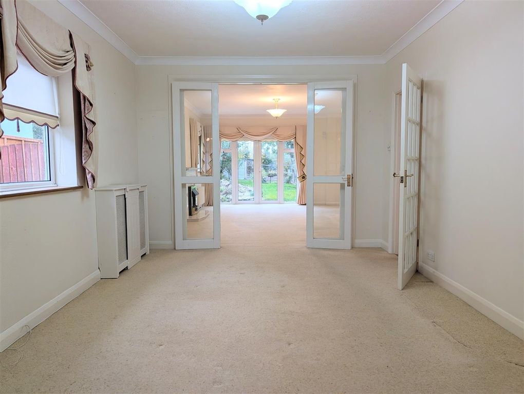 Property photo 3 of 20 Diner