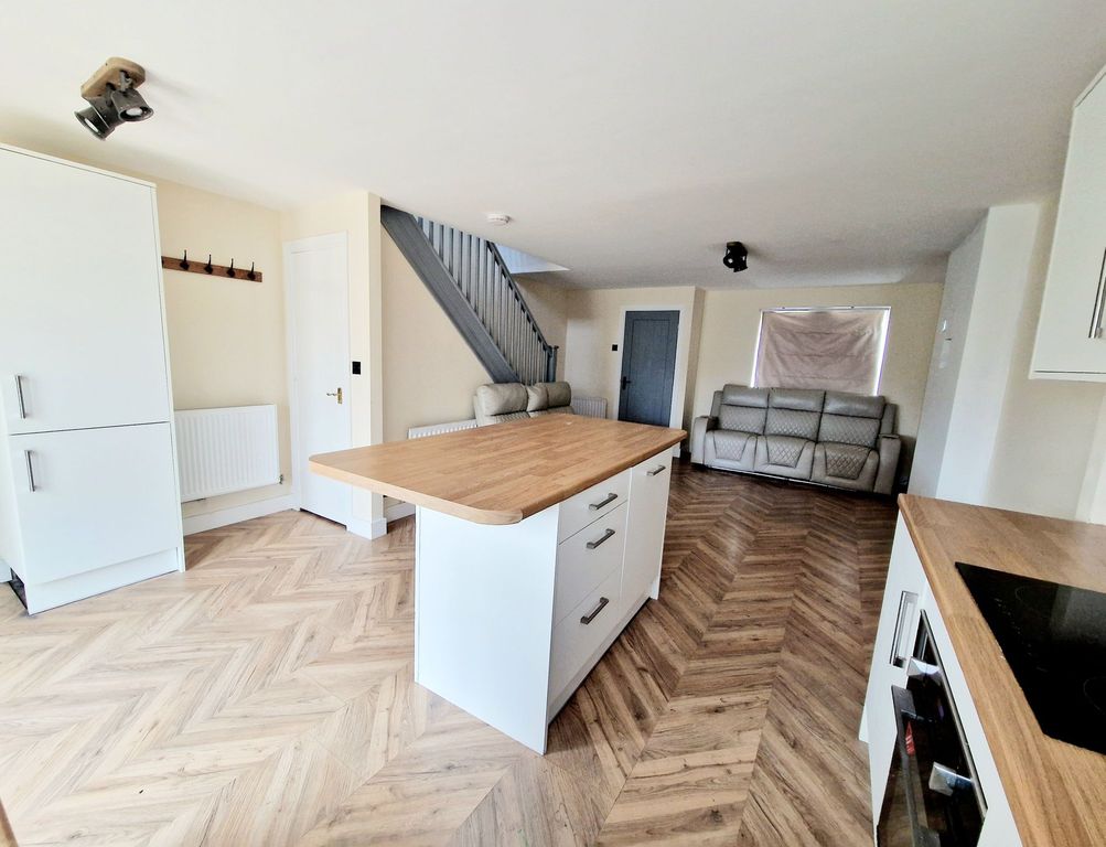 Property photo 3 of 24