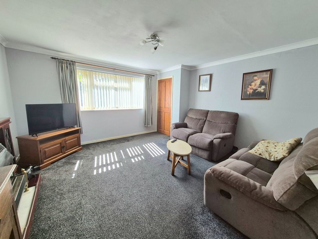 Property photo 3 of 23