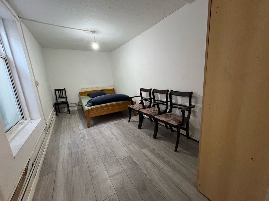 Property photo 2 of 10 Gallery