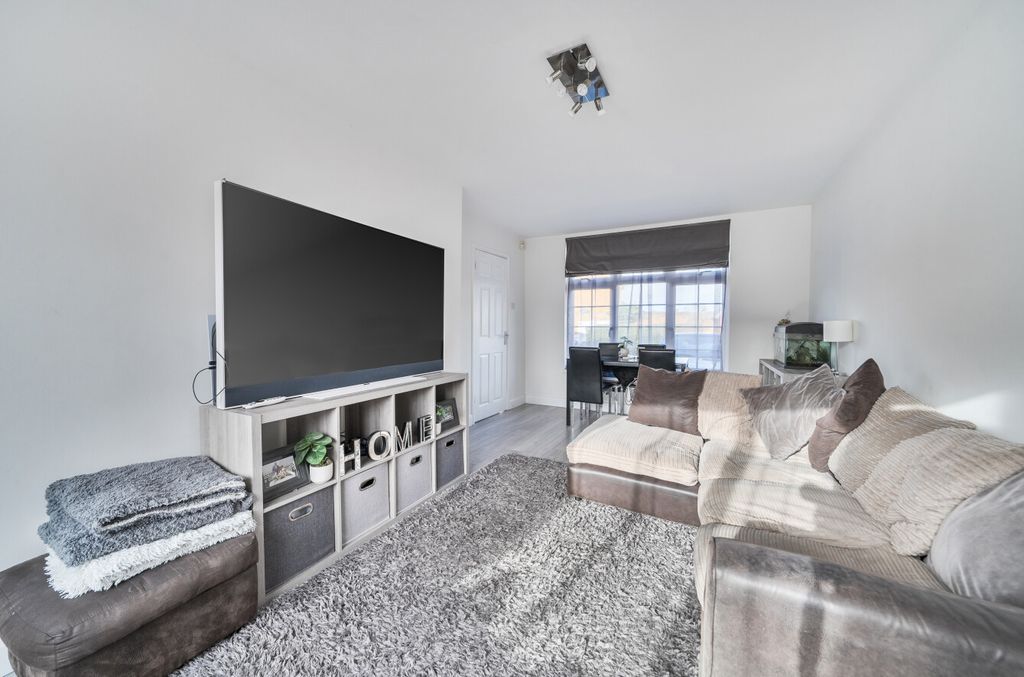 Property photo 3 of 18 1404713-15-697cd8...