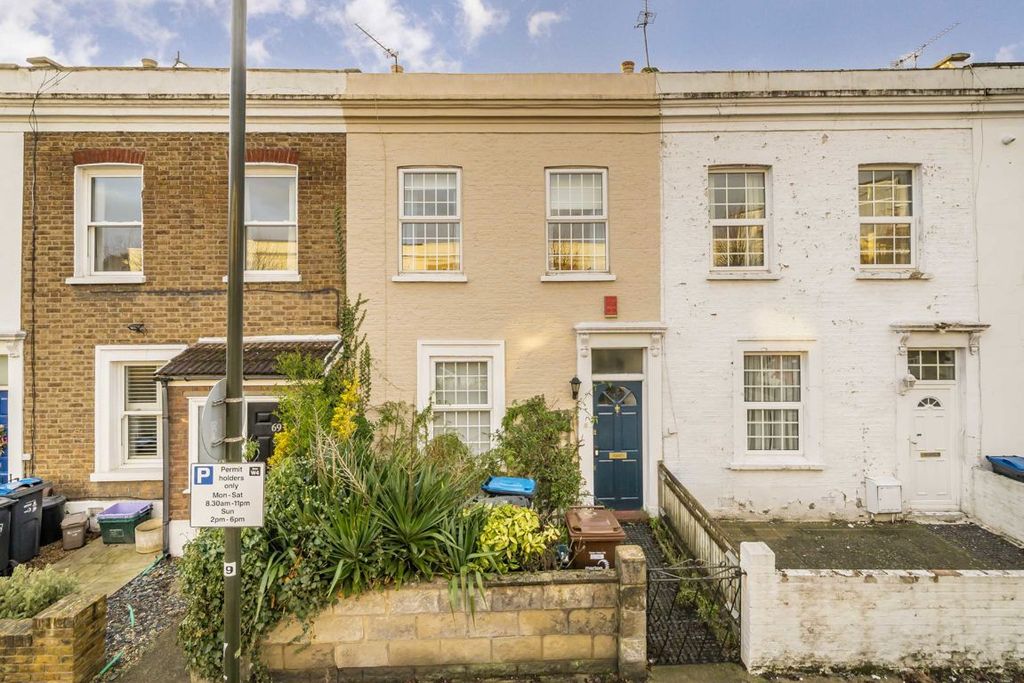 Property photo 1 of 8