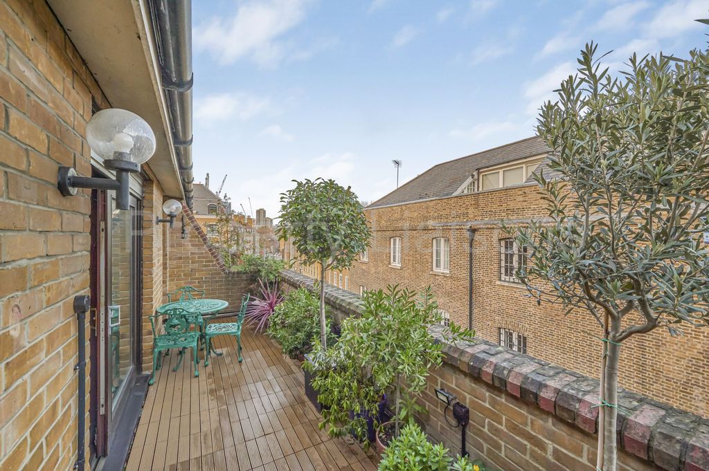 Property photo 2 of 13 Photo 11