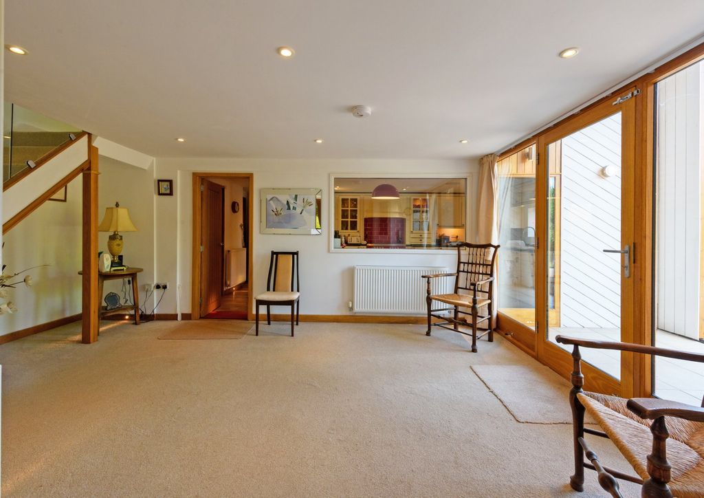 Property photo 3 of 17 Hall