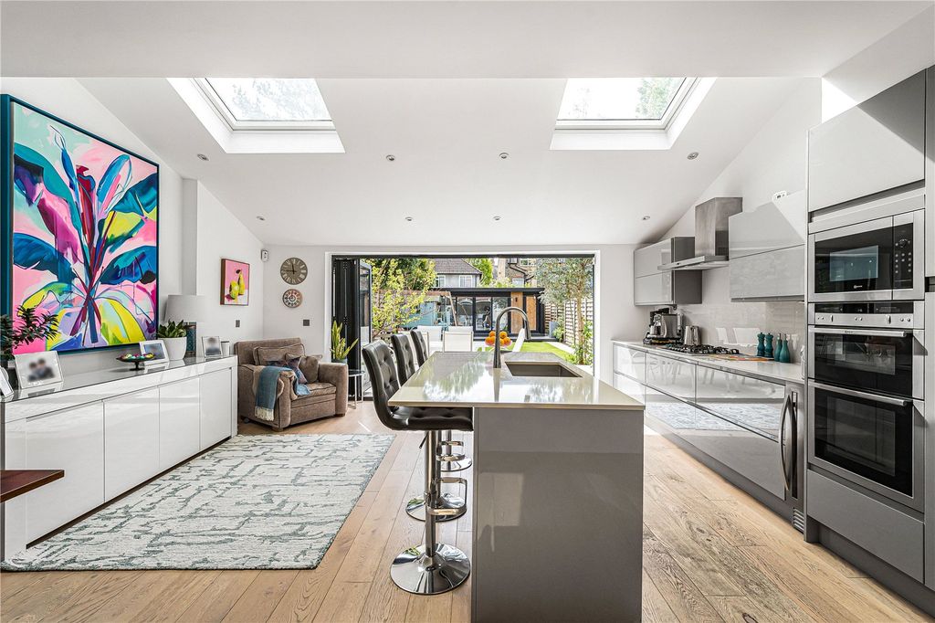 Property photo 1 of 18 Kitchen