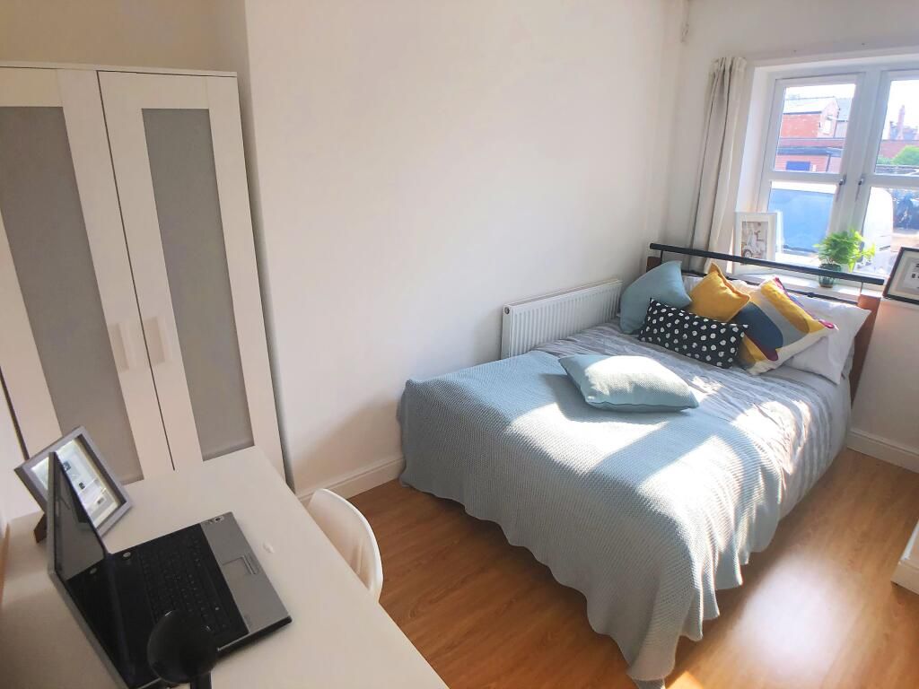 4 bed shared accommodation to rentPierrepont Road NG2 photo 5