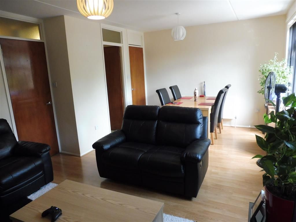 Property photo 2 of 5 Living Room