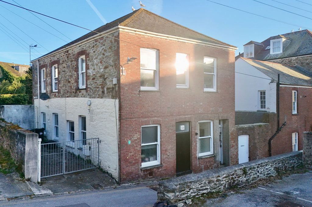 Property photo 2 of 24