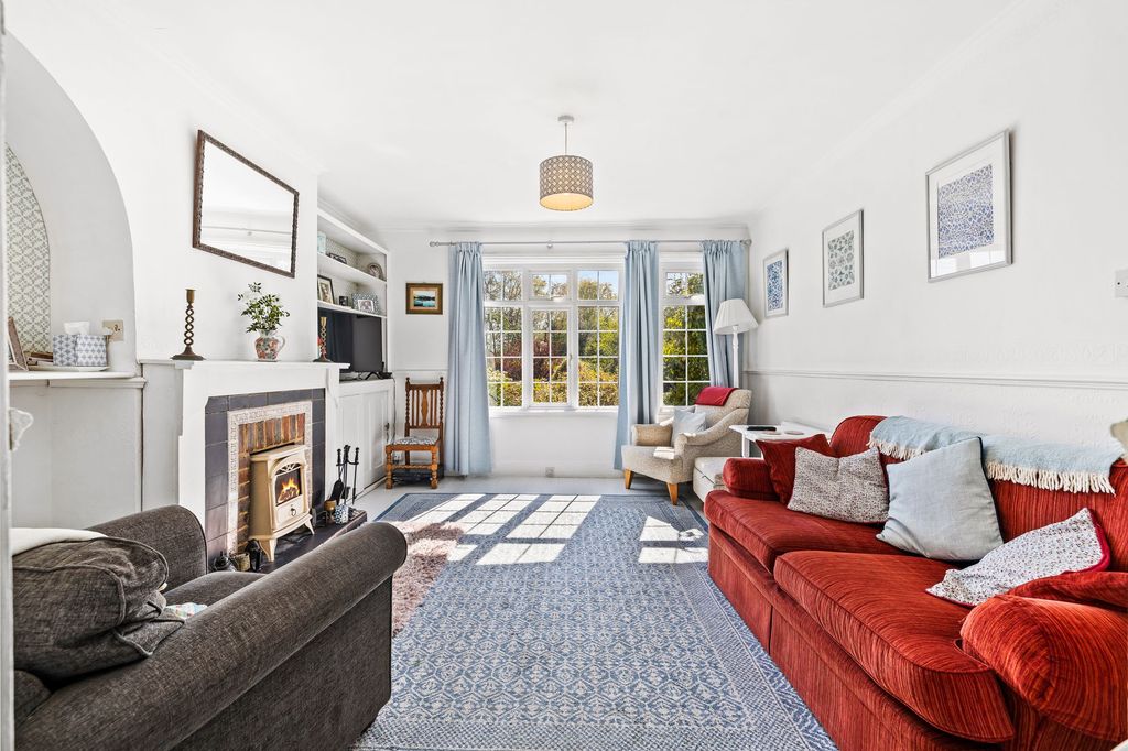 Property photo 2 of 26