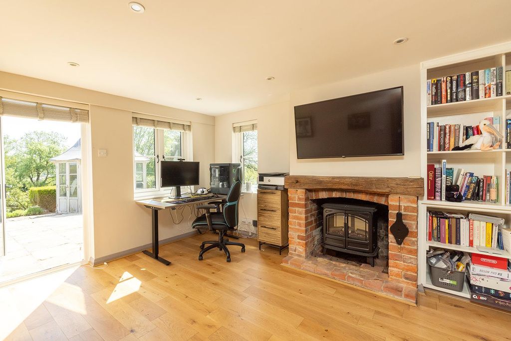 Additional image 9 of 5 bed farmhouse for saleLong Lane, Shaw, Newbury, Berkshire RG14