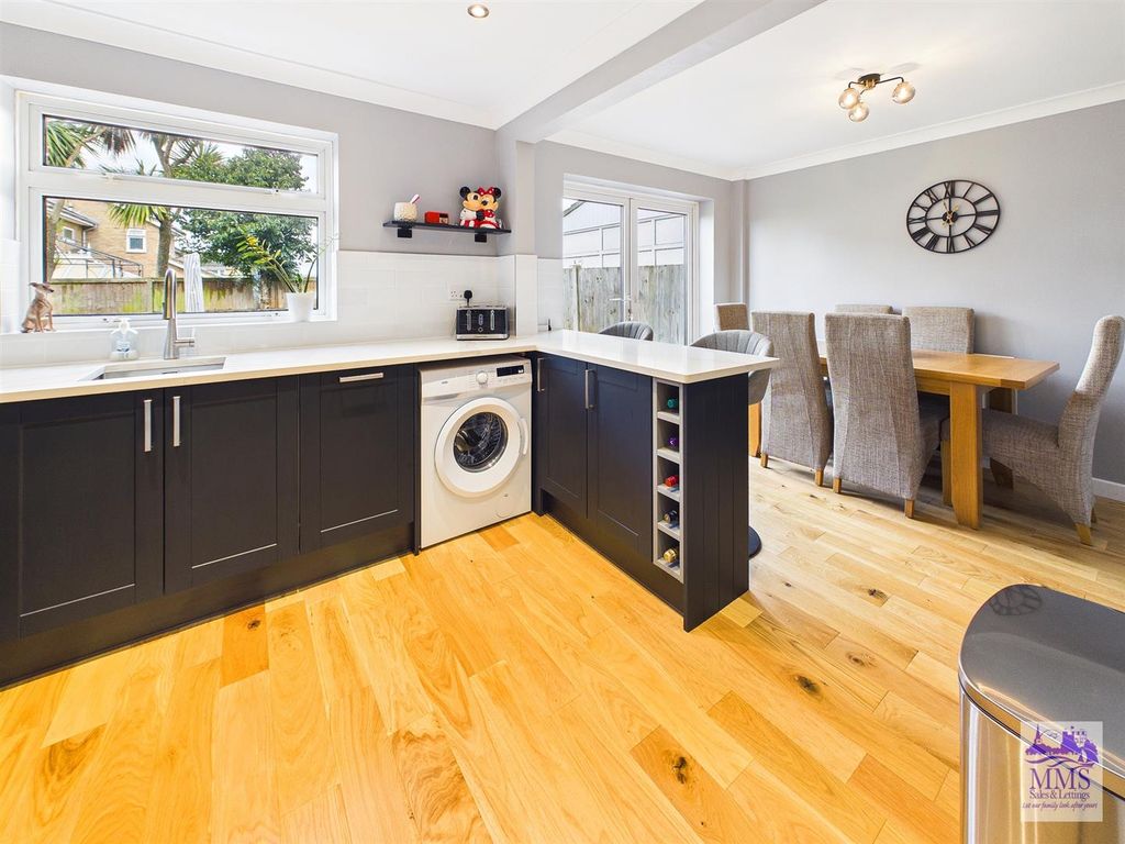 Property photo 2 of 21 Cam04098G0-Pr0158-Still007.Jpg