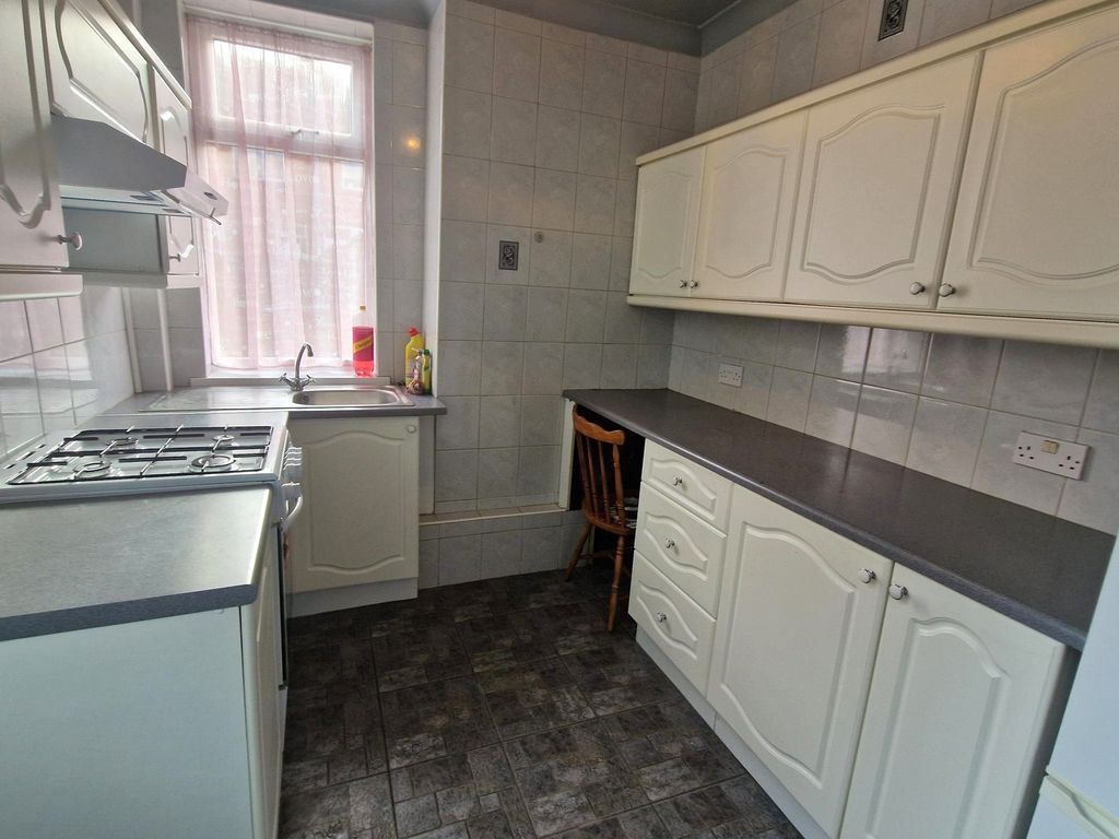 Property photo 2 of 8 Image