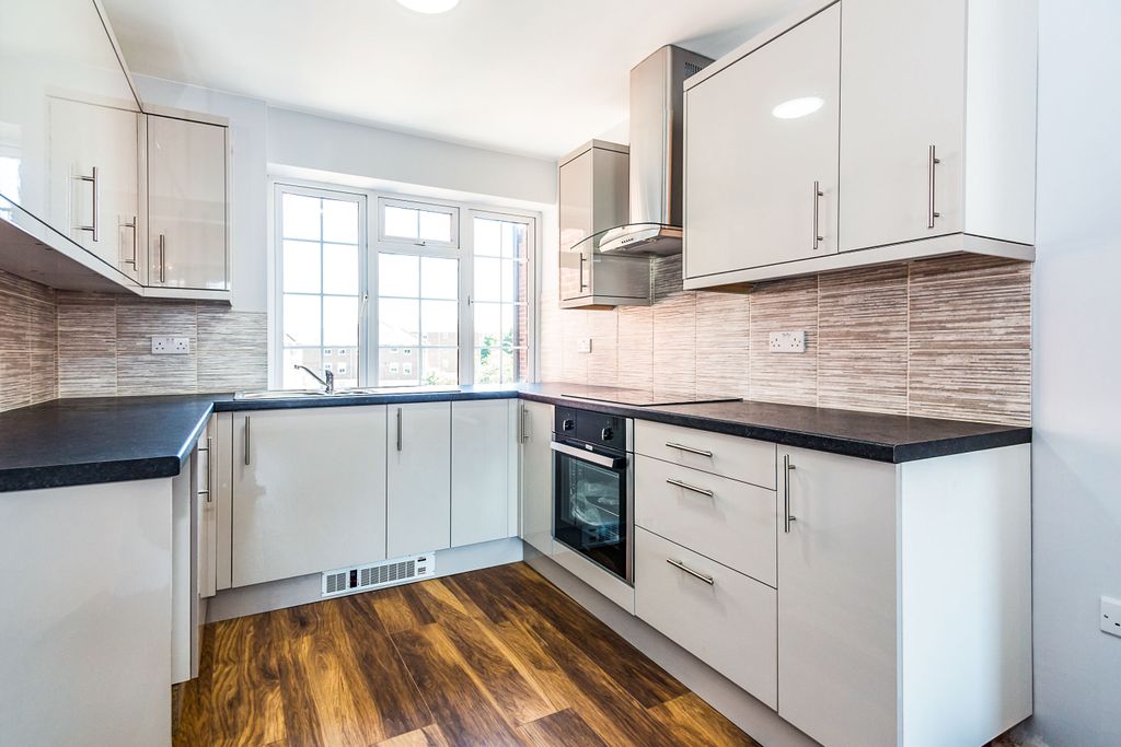 Property photo 3 of 8 16Da2227-8Be7-4Df1-8