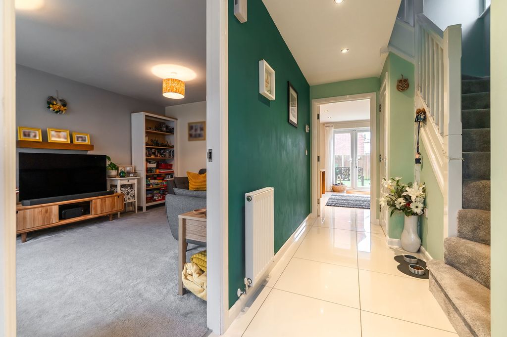 Property photo 3 of 38