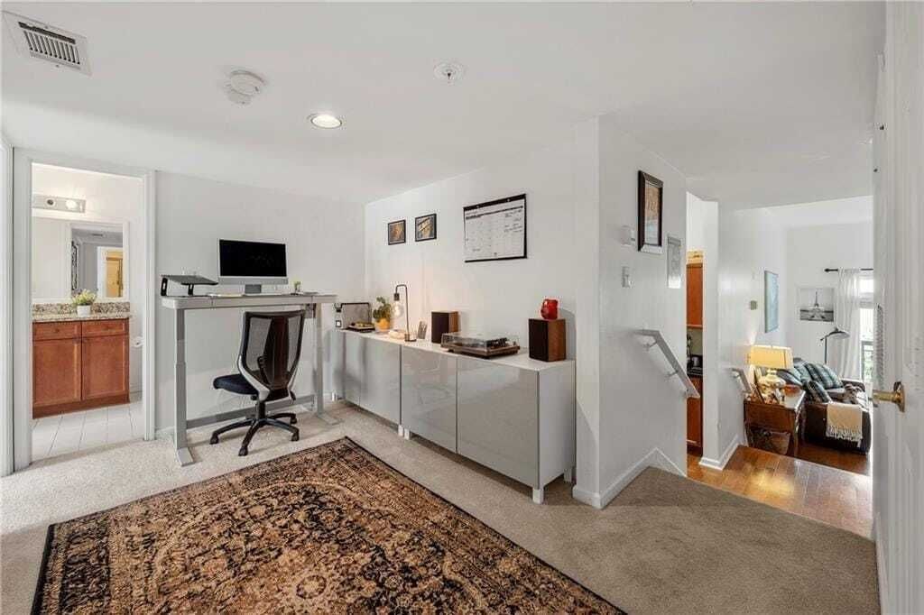 Property photo 1 of 31