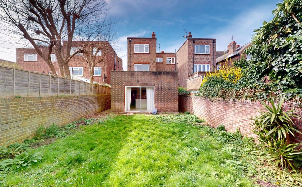 Property photo 2 of 24