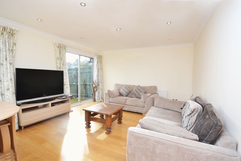 Property photo 1 of 7 Lounge