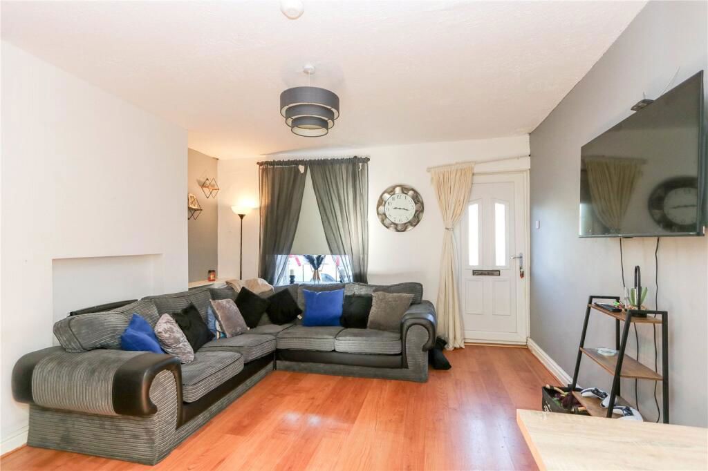 Property photo 2 of 9