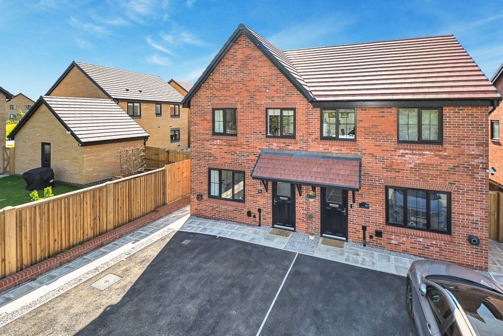 Property photo 1 of 33