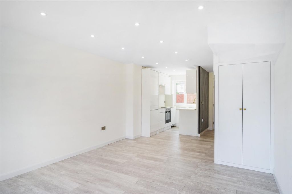 Property photo 2 of 13 20 Sovereign Grove - Fz2Gjltsfijulv7Qdjqg.Jpg