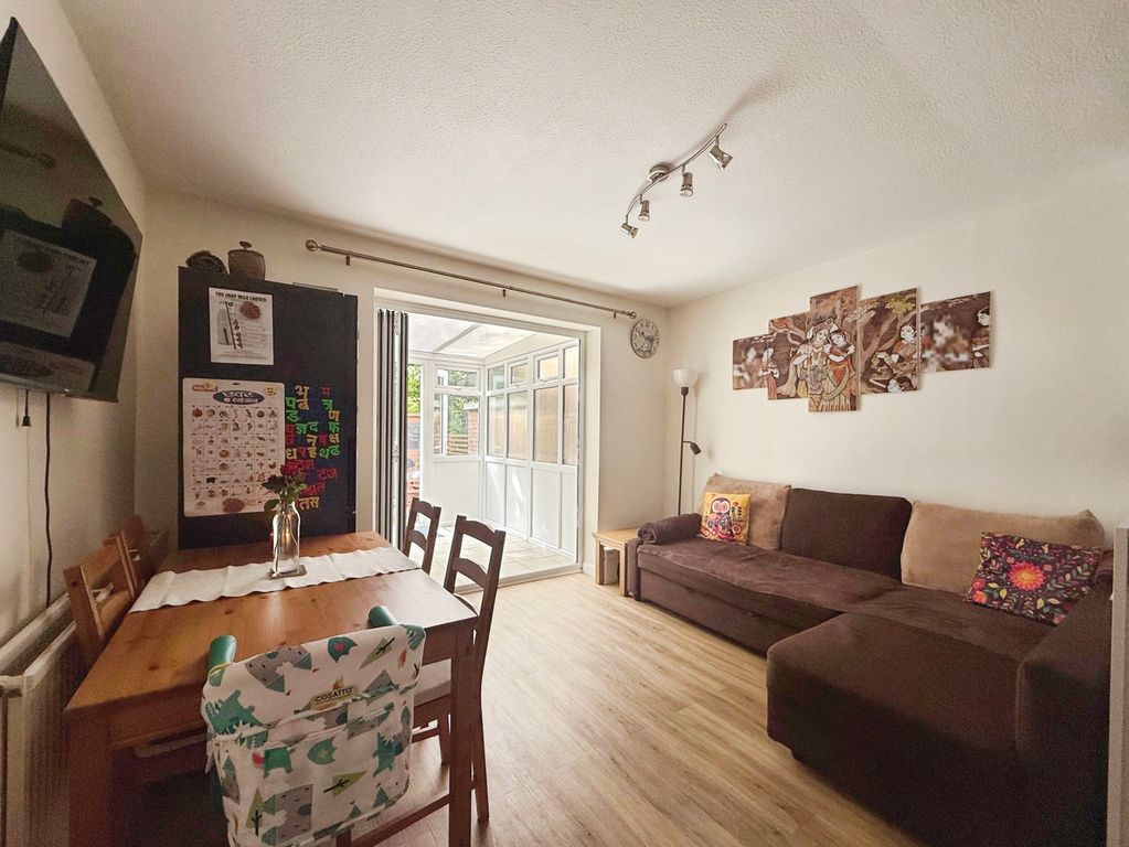 Property photo 3 of 16 Living / Dining Area