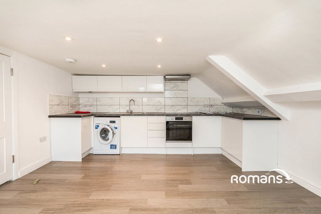 Property photo 2 of 10 Photo