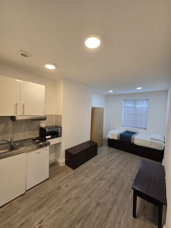 Property photo 3 of 5 Room