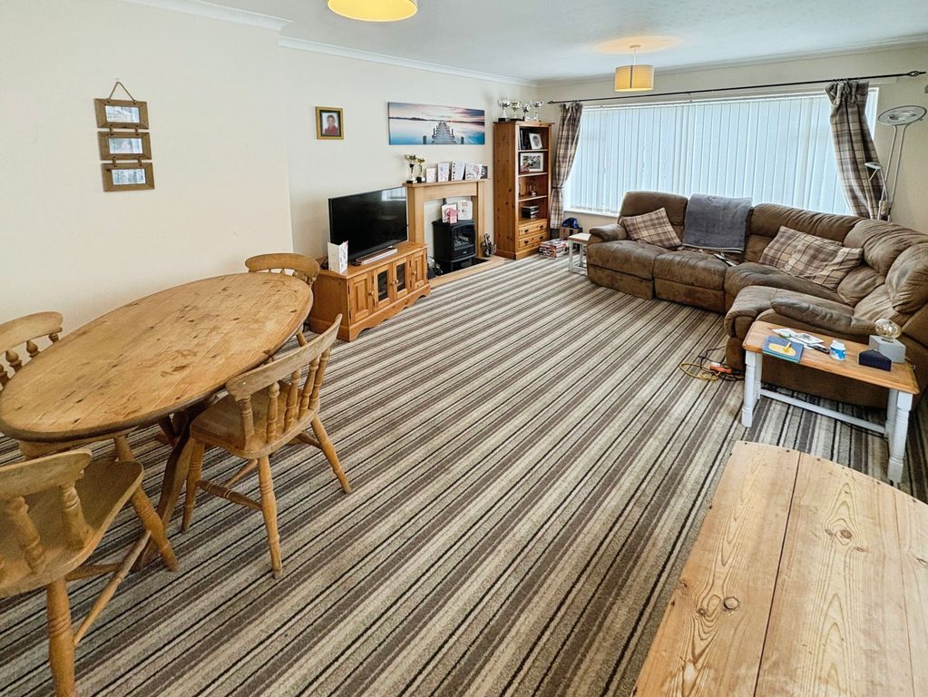 Property photo 3 of 12 Lounge/Dining Room