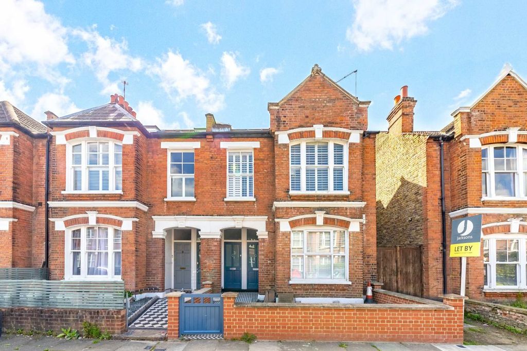 Property photo 1 of 8