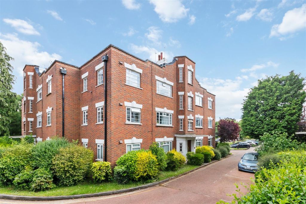 Property photo 1 of 9 External