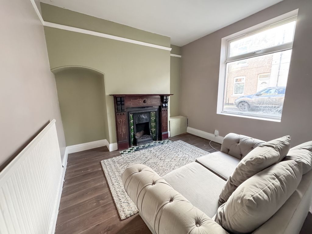 Property photo 3 of 16 Charlotte Ewemove Skelton-10