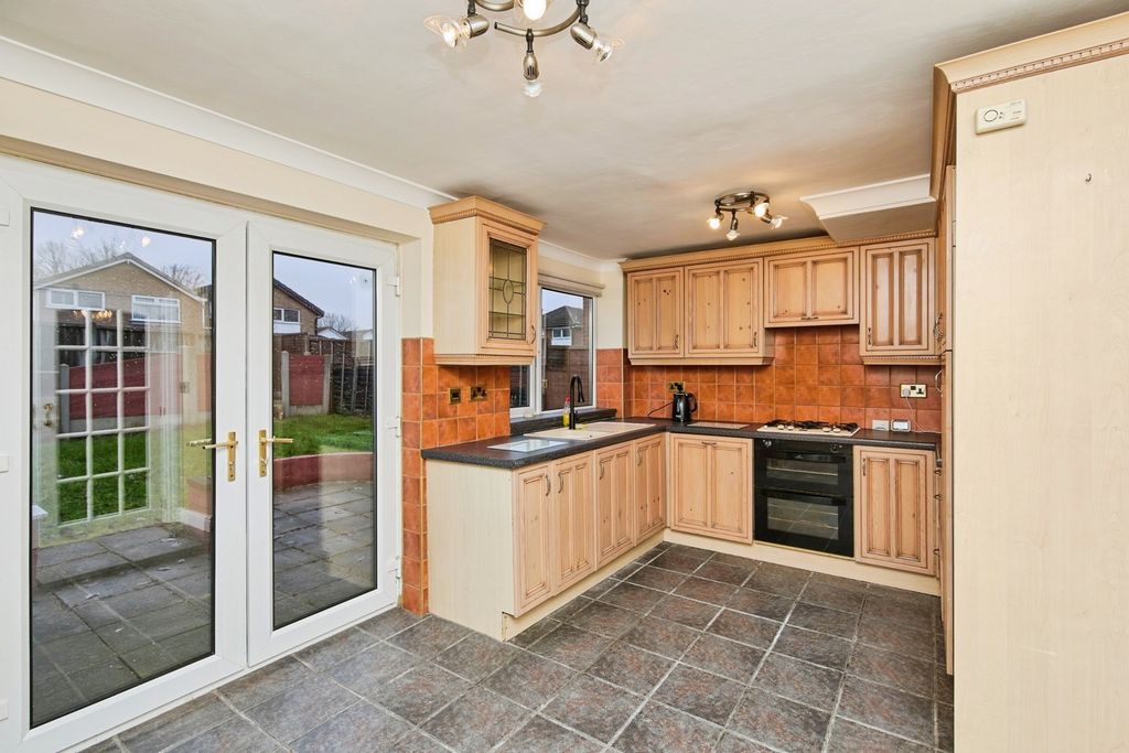 Property photo 3 of 21 Kitchen/Diner