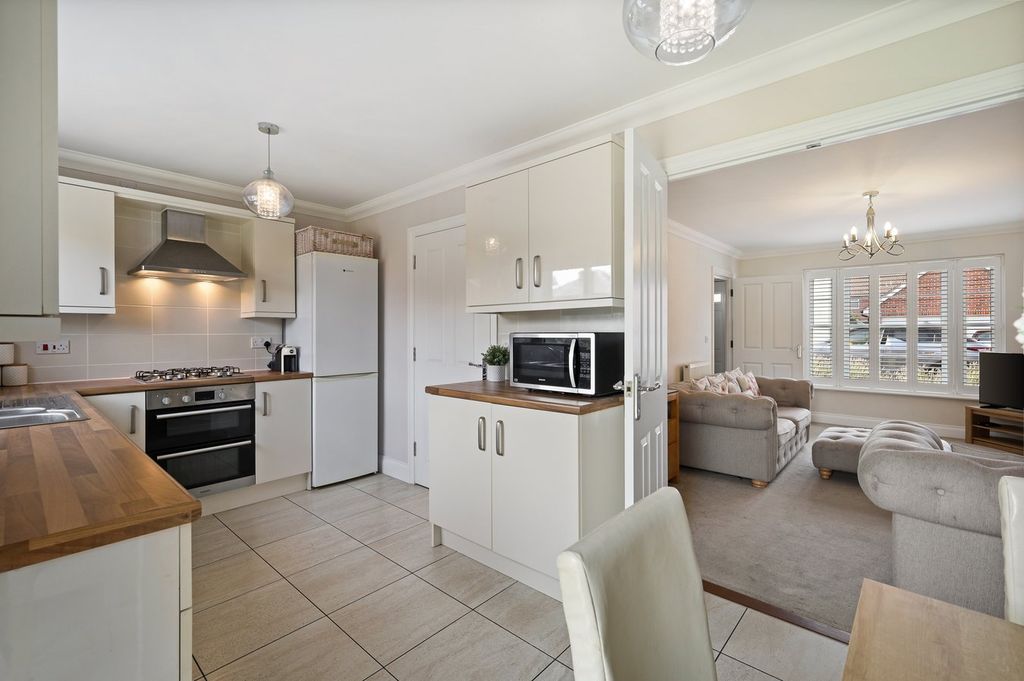 Property photo 3 of 21