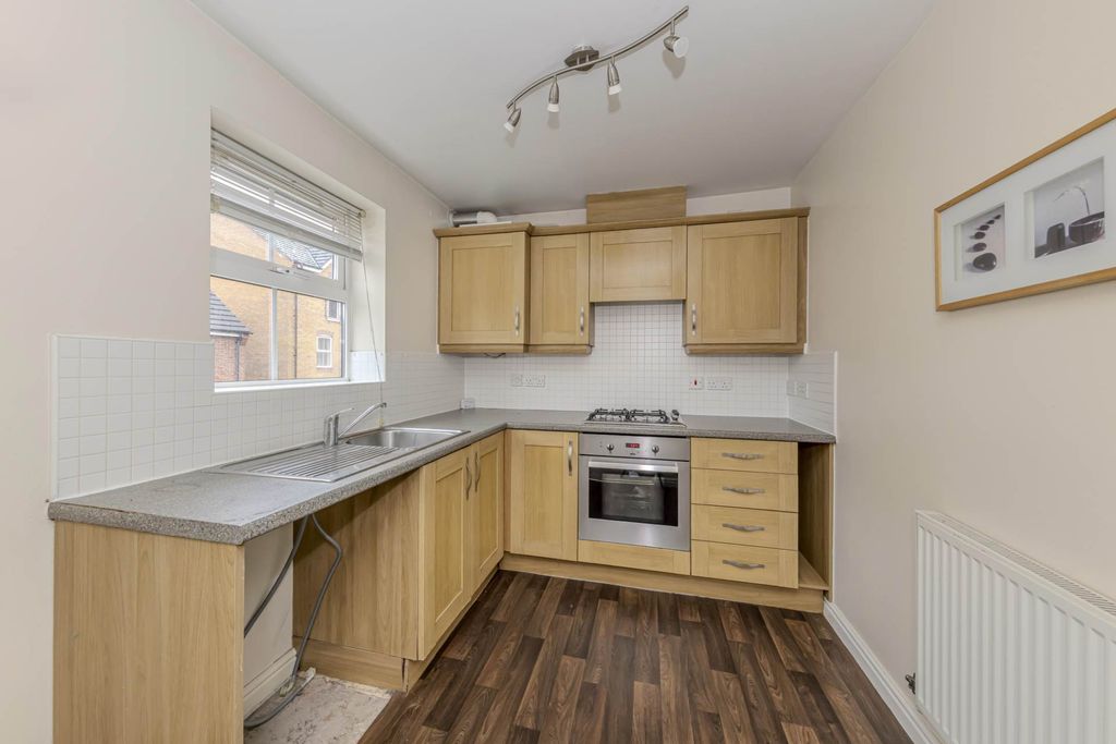 Property photo 3 of 11