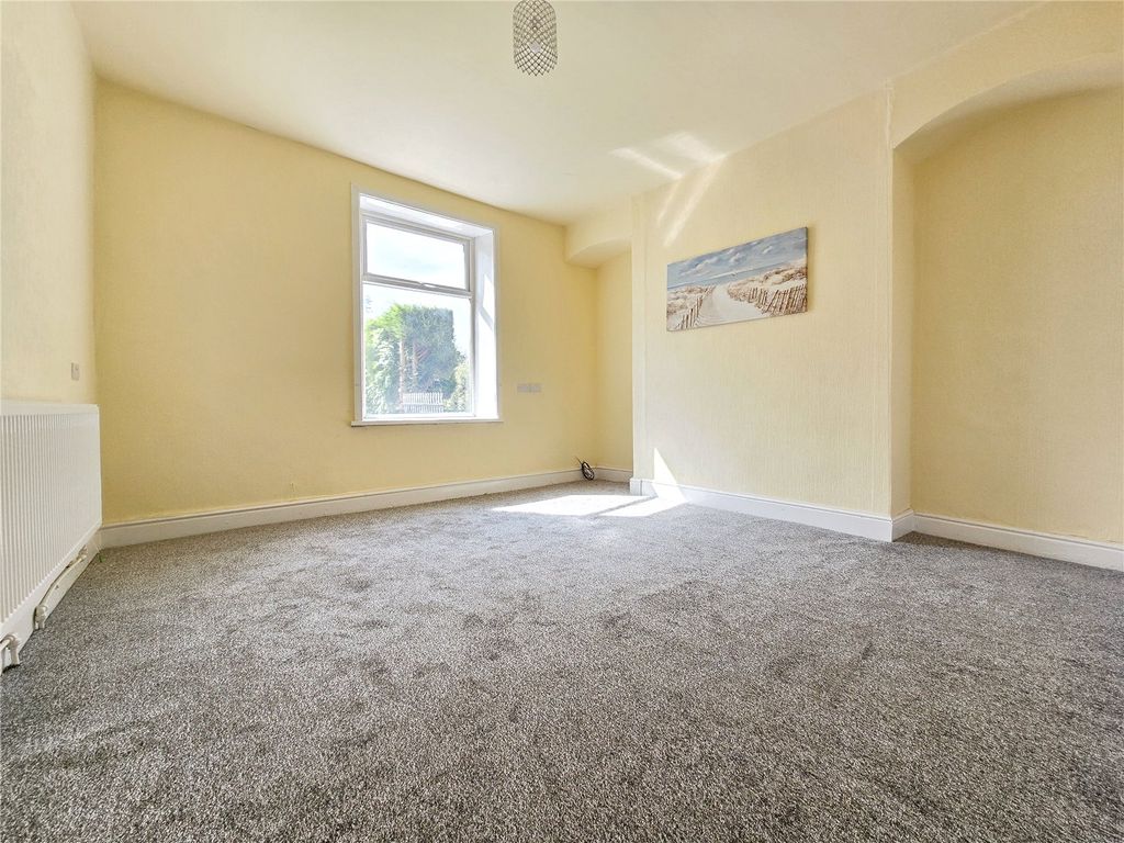 Property photo 3 of 15 Living Room