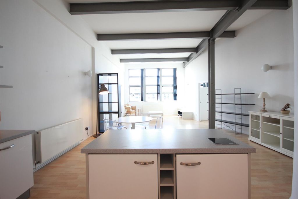 Property photo 3 of 9 Property Photo