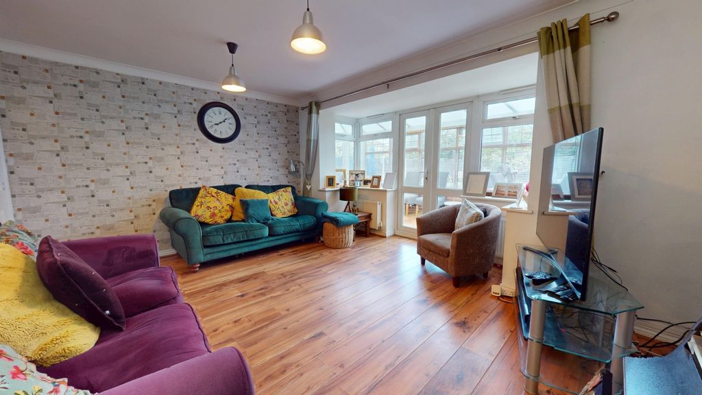 Property photo 3 of 25 4497445